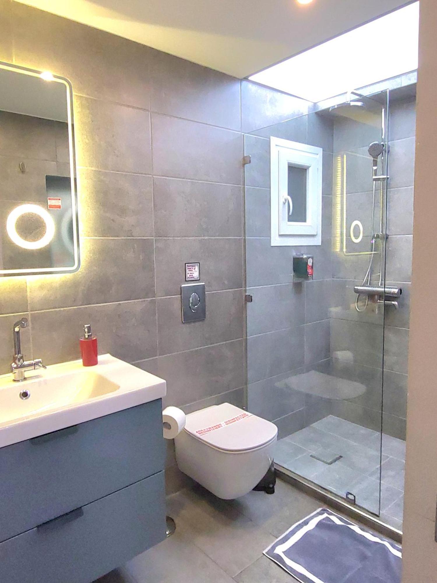 “Zeus”, Stylish Luxury Business Suite In The Heart Of Athens. Ngoại thất bức ảnh